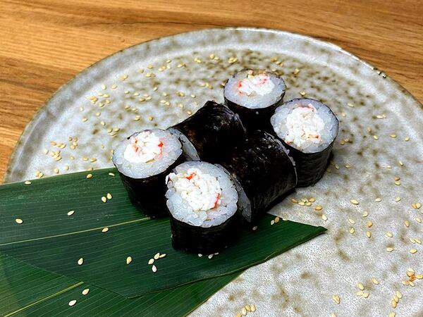 Кафе AZIAT - Ролл Маки со снежным крабом