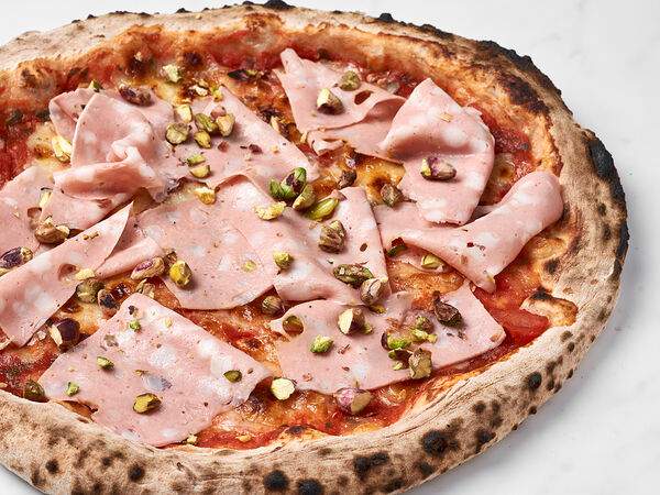 Mojo - Пицца Мортаделла с фисташками