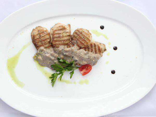 Астер - Медальоны из cвинoй вырезки