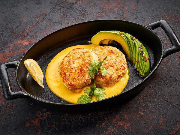 Corner Grill - Краб-кейки с авокадо