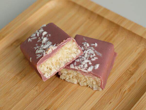 Raw to Go - Raw Кокосовый батончик в ягодном шоколаде