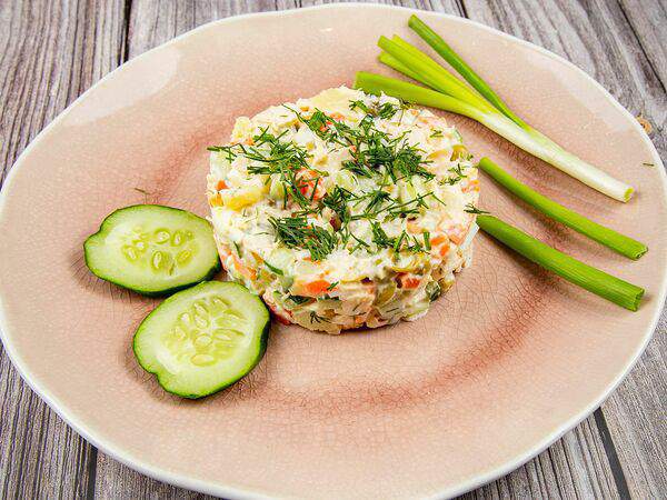 Уха & Хинкали - Салат Оливье