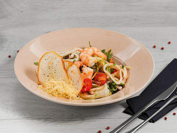 #megapolisbar People's - Салат Пикадилли с морепродуктами