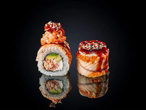 Fishka - Ролл Канада с крабом и с тартаром из лосося авторский