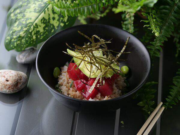 Dong po - Донбури с тунцом Блюфин и авокадо