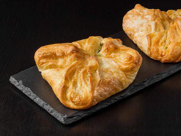 Пекарня Буханка - Турновер со шпинатом и беконом