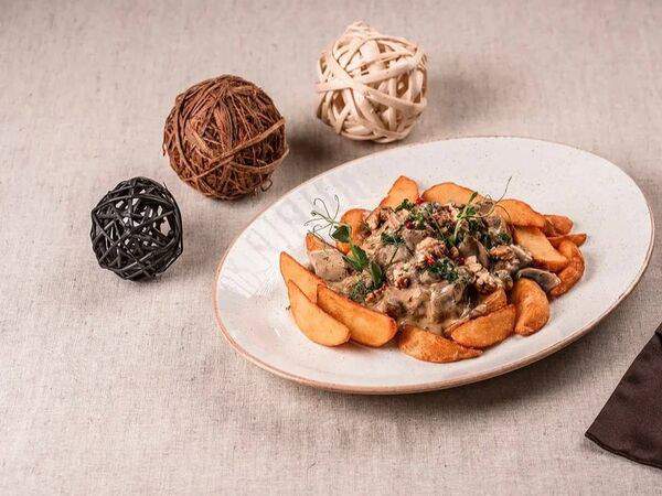 Adriano Leonardo - Томленый телячий язык с грецким орехом