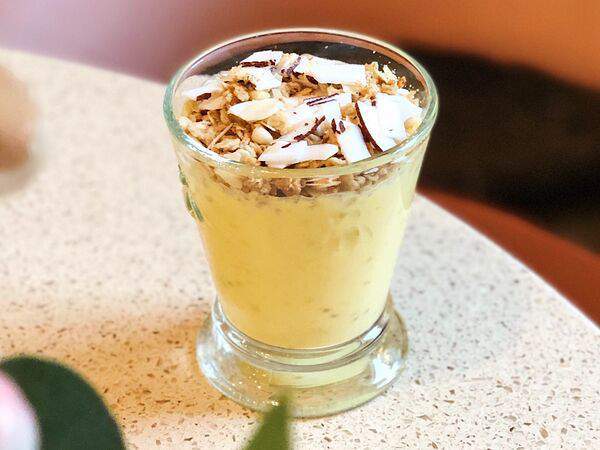 Счастливые люди - Йогурт с гранолой манго-чиа