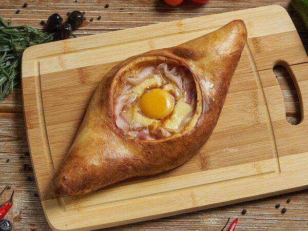 Saperavi - Хачапури по -аджарски с беконом