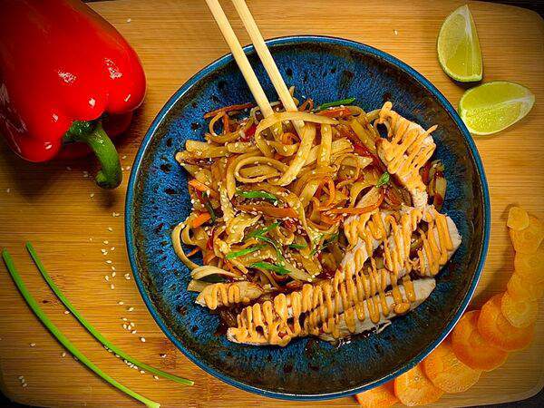 Мураками - Вок с курицей в остром соусе