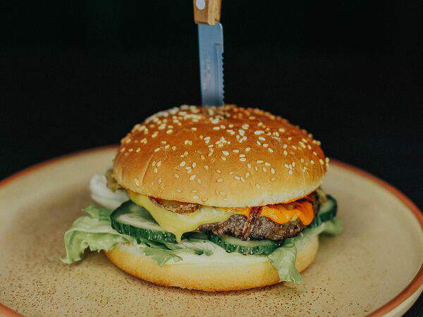 Кран Диван - Бургер с котлетой из мраморной говядины