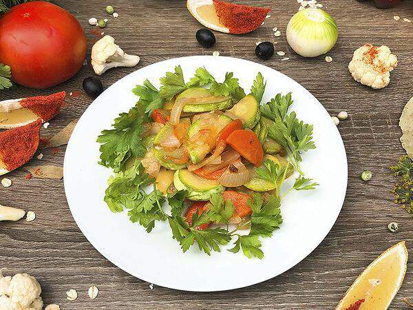 Ланч-кафе Baza Plaza - Кабачки тушеные Летние