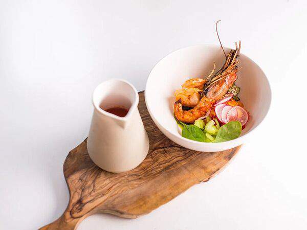 Red wall - Томатный гаспачо с гребенчатой креветкой