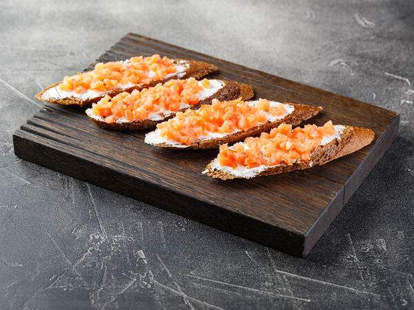 Publo EscoBar - Брускетта с копченым лососем