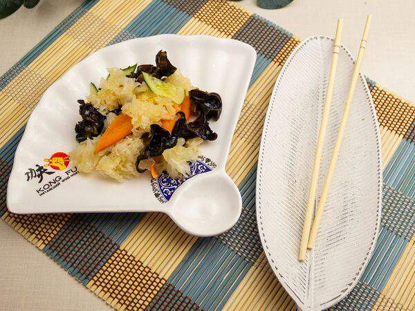 Kong Fu - Салат с древесными грибами