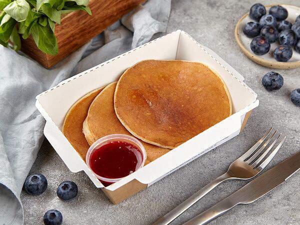 Печь & ланч - Панкейки с соусом из лесных ягод