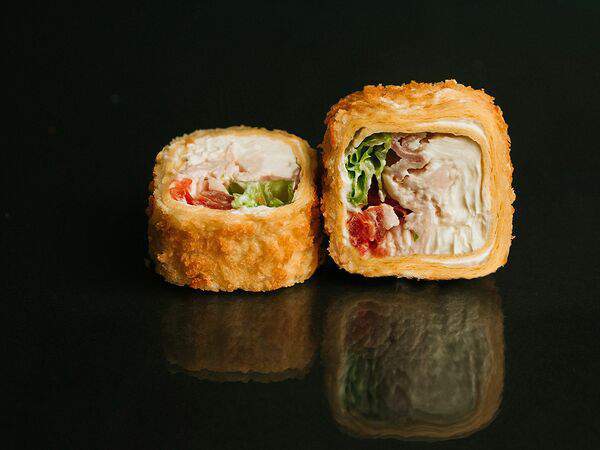 Wasabi - Ролл Жареная тортилья с беконом и курицей