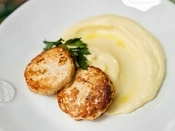 Сыроварня - Котлеты из индейки с картофельным пюре