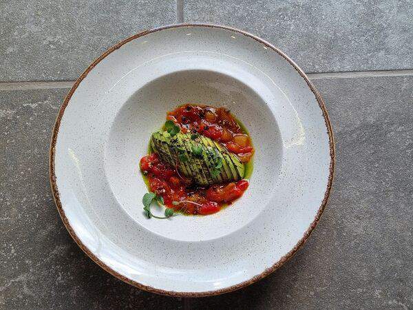 Театральный буфетъ - Авокадо с апельсиновым лечо