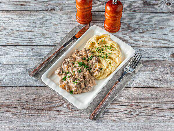 Ресторан Емеля - Бефстроганов с картофелем