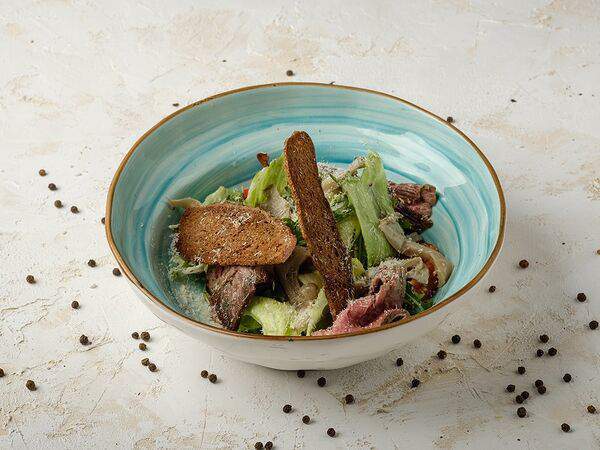 Гранат - Салат Руссо с обжаренной телятиной