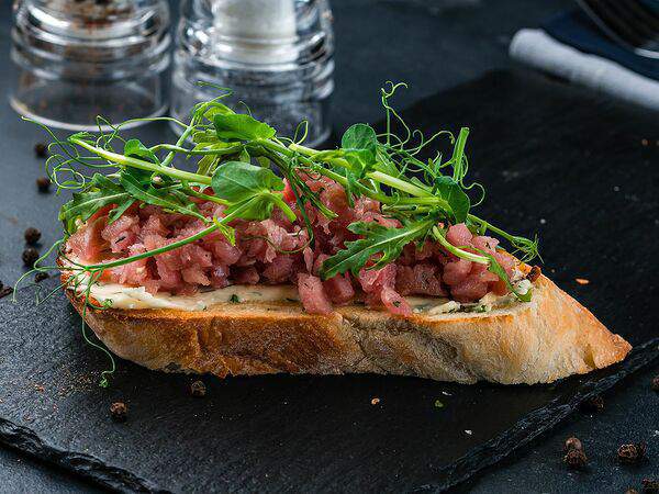 Перфетто - Брускетта с тартаром из тунца