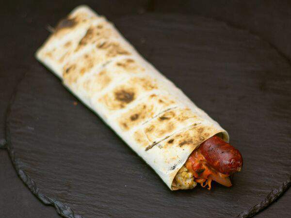 Лаваш - Колбаска гриль с курицей в лаваше