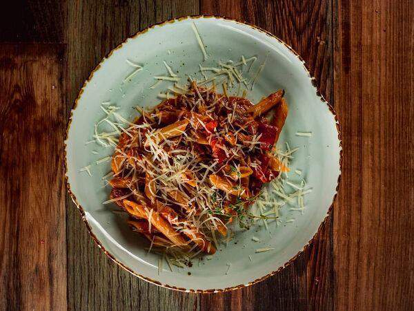 Mamma Mia - Пенне с мясом гриль