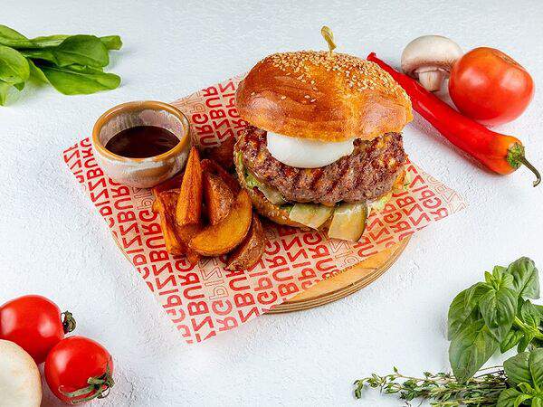 PizzBurg - Бургер с сыром чеддер