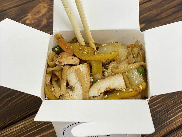 Crystal Sushi & Rolls - Вок с курицей