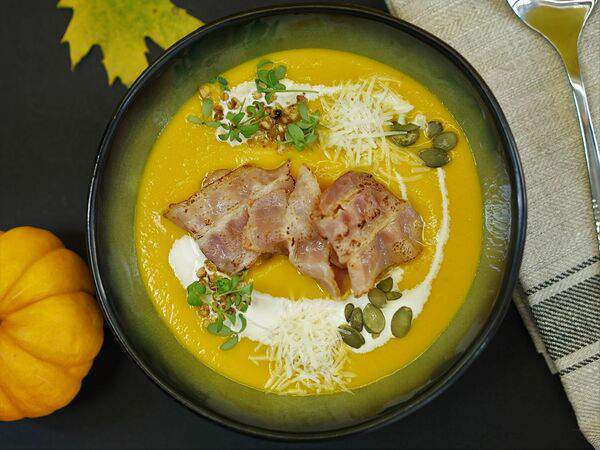 Yellow Cafe - Крем-суп из тыквы с беконом