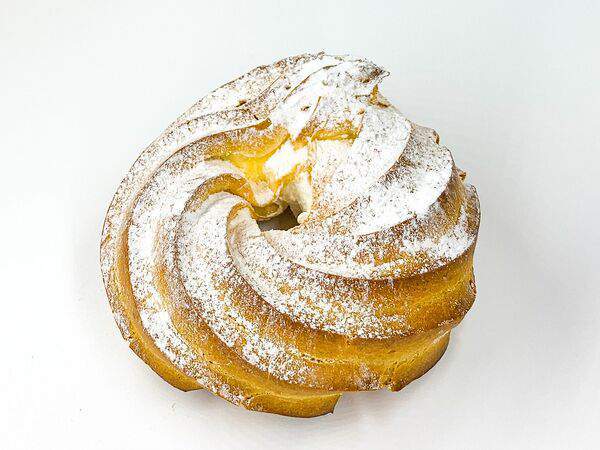 Лакомка - Кольцо заварное с творожным кремом