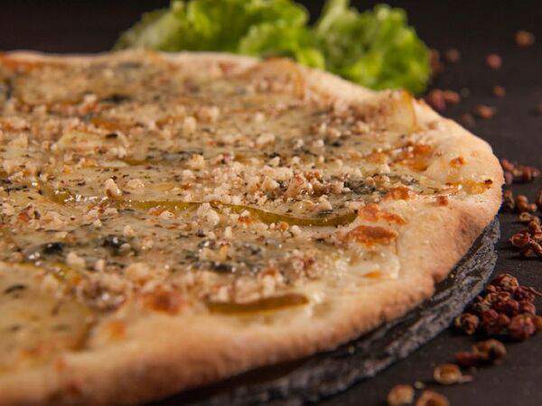 Terkin Gastro Pub - Пицца Груша и Горгонзола