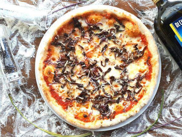 GM cafe - Пицца с копчёной вешенкой