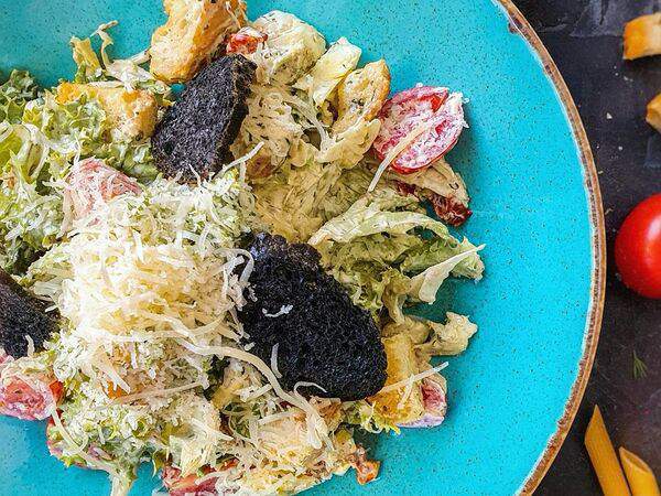 Pinzeria by Bontempi - Салат Цезарь с курицей