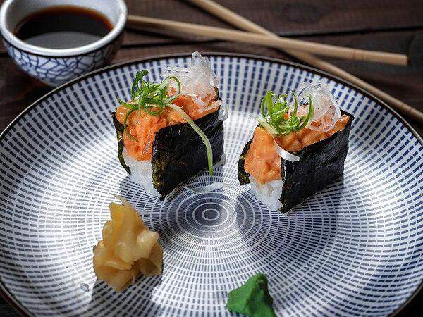 Эбби Noodles & Sushi Bar - Спайси лосось