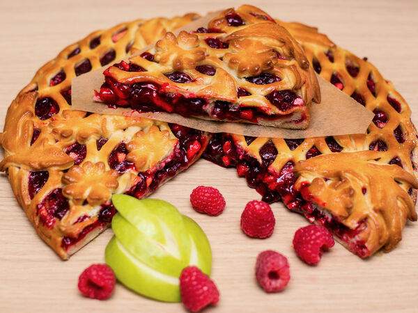 Яблочный пирог - Пирог с малиной и яблоками