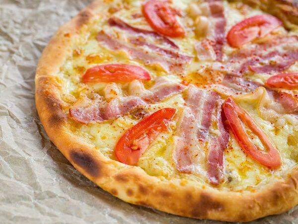 Батони - Хачапури с грузинской ветчиной и томатами