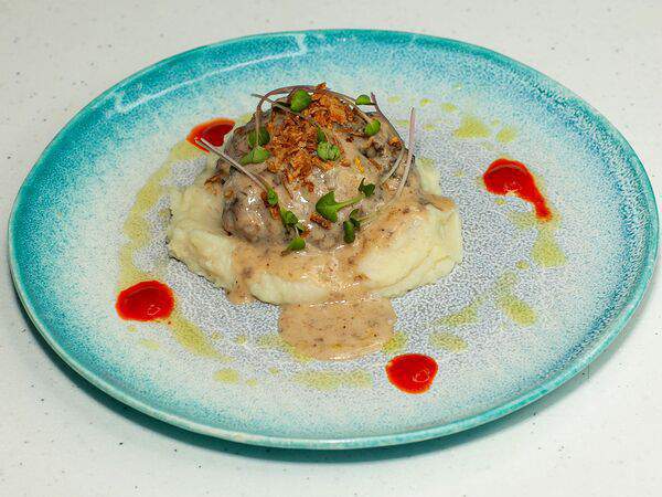 Утесов - Томленый поросенок под сливочным соусом