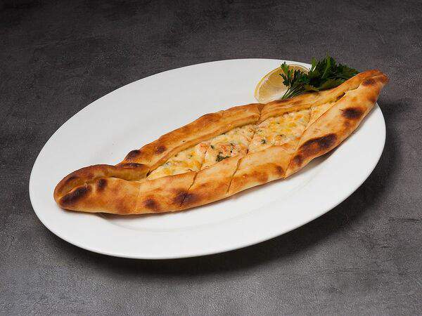 Чайхана - Пиде с семгой и сыром