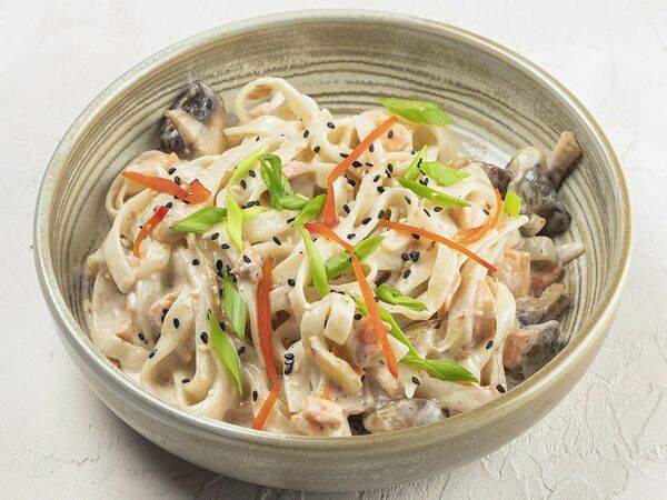 Бангкок - Лапша-удон с лососем