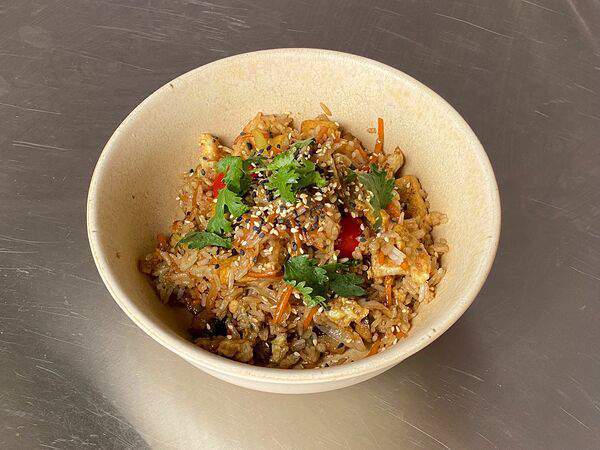 Chang - Вок Жареный рис с тофу