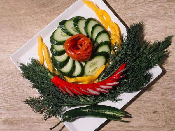 Хинкальная Ели Пили - Овощная нарезка с зеленью