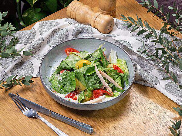 Перчини - Салат с копченым цыпленком и персиком