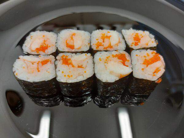 Cуши-соро - Мини ролл с креветкой и тобико