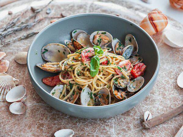 Прованс - Паста с вонголе (морскими петушками)