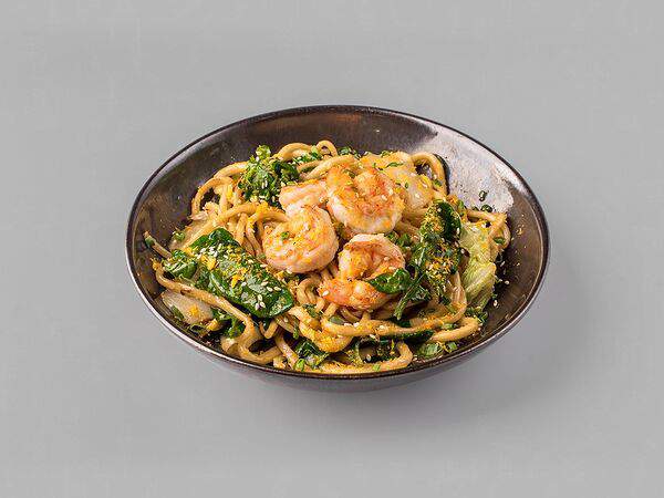 Luckee Yu - Вок с яичной лапшой и креветками в устричном соусе