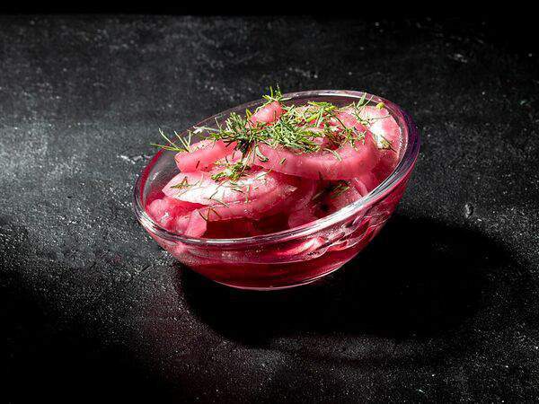 Везем шашлык - Маринованный лук с зеленью