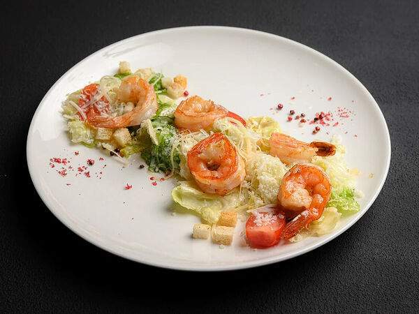 Урал Тау на Гоголя - Салат Цезарь с тигровыми креветками