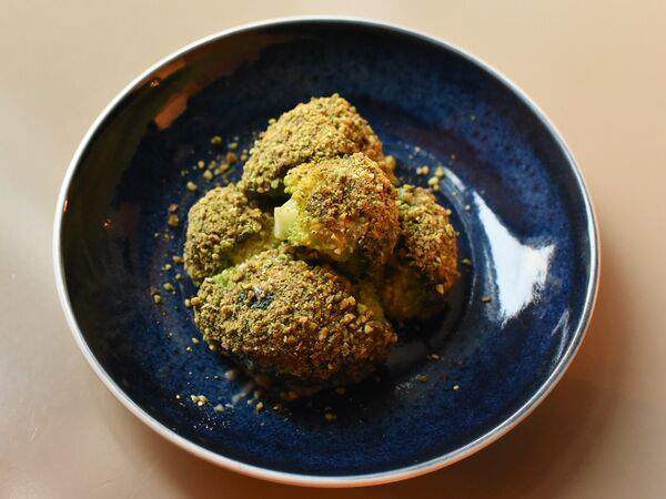 Lilu kitchen - Брокколи с ореховым соусом